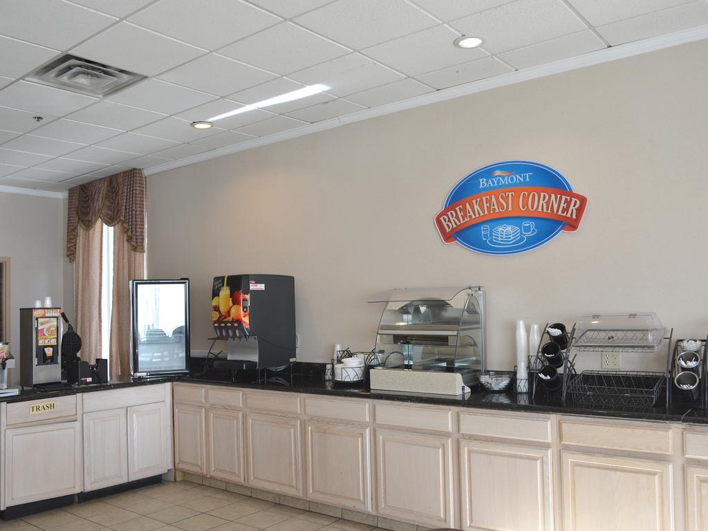 Baymont By Wyndham East Windsor Bradley Airport Hotel Ngoại thất bức ảnh